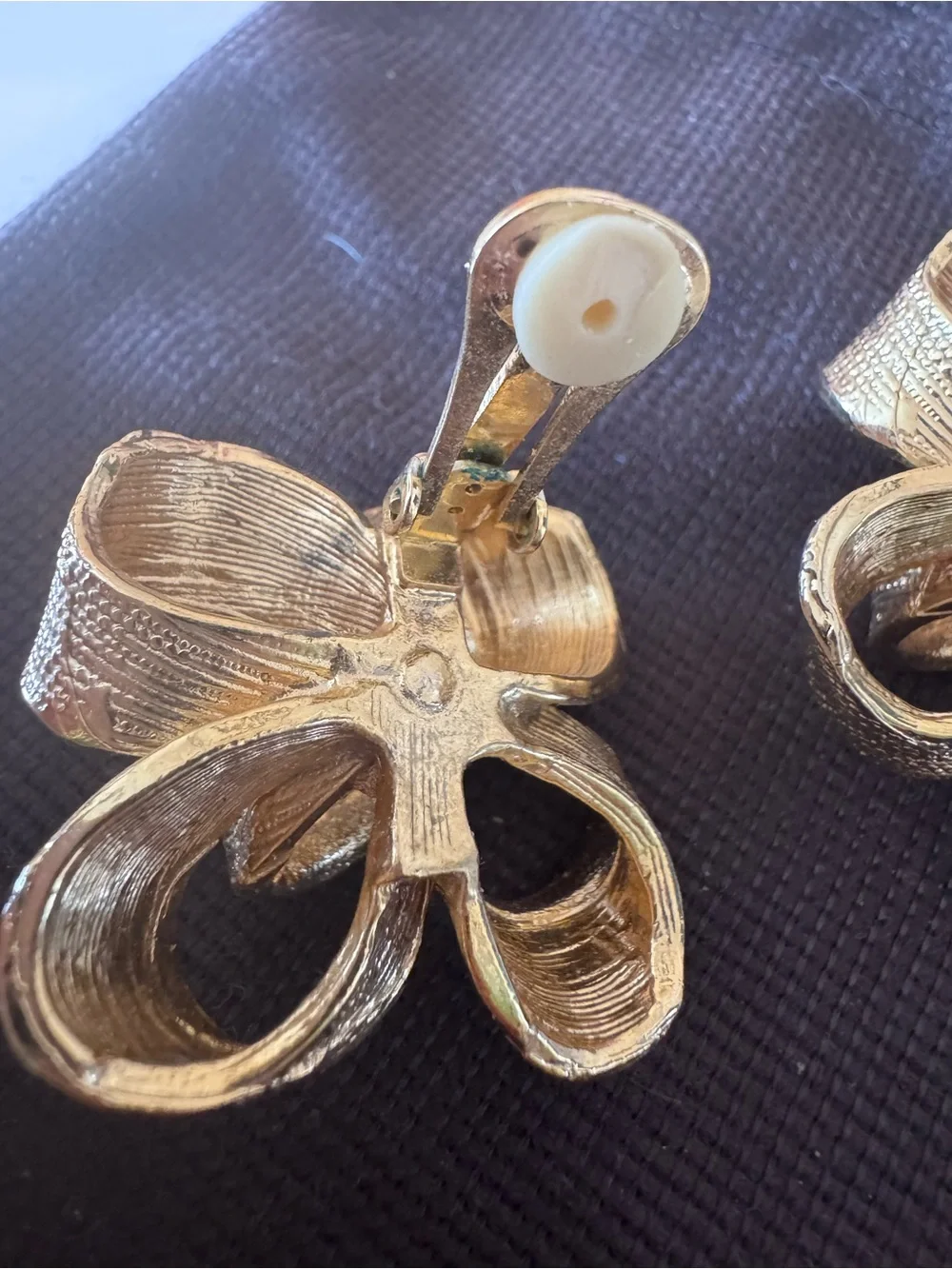 Kenneth Jay Lane Gold Played Bow Clip-On Earrings - Picture 3 of 4